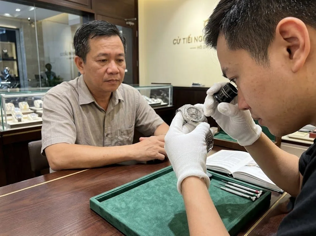 Where to Sell a Luxury Watch in Vietnam: Rolex, Omega & AP Buyer Guide (Expats)